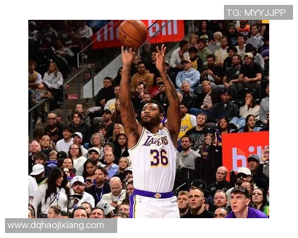 爵士队与湖人队全场激战回顾精彩瞬间与关键时刻分析